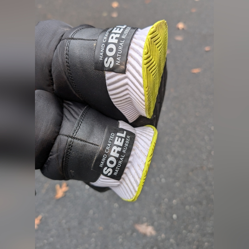 Sorel Women's Out 'N About III Puffy Zip Boot (EUC) - Picture 7 of 10